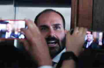  PF determina retorno imediato de Eduardo Bolsonaro a cargo de escrivão 